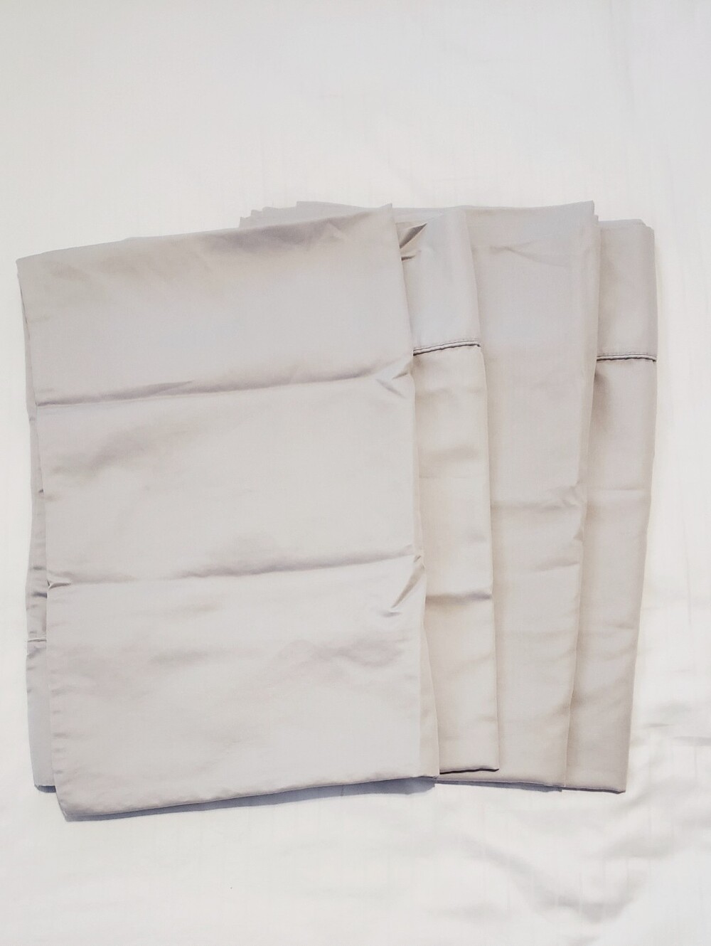 Kirkland Queen 680 TC SET OF 4 Pillowcases 100% Cotton Percale Light Gray